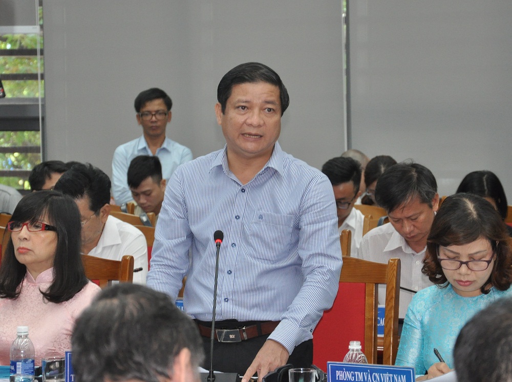 Ông Phan Hải - Chủ tịch Hội doanh nhân trẻ Đà Nẵng phát biểu tại buổi gặp mặt.