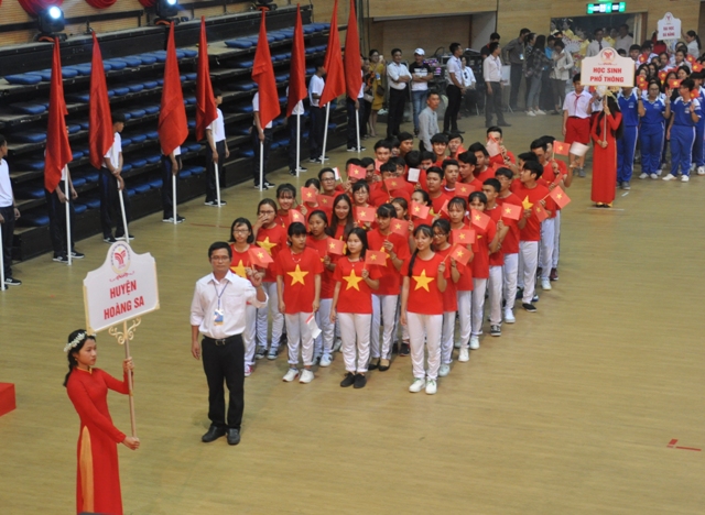 Đoàn vận động viên huyện  đảo Hoàng Sa tham gia Đại hội TDTT thành phố. 