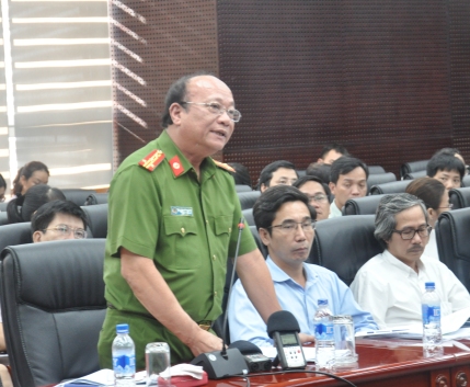 Đại tá Nguyễn Văn Chính cung cấp thông tin vụ việc. 