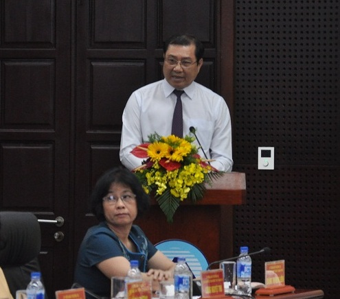 Ông Huỳnh Đức Thơ phát biểu tại buổi họp.