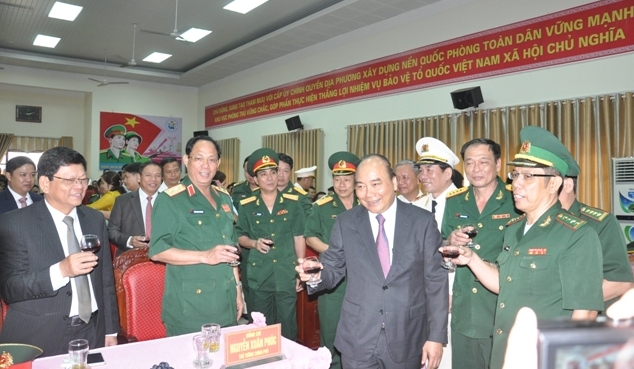 Sáng mùng 1 Tết, Thủ tướng chúc mừng năm mới các lực lượng vũ trang TP. Đà Nẵng.