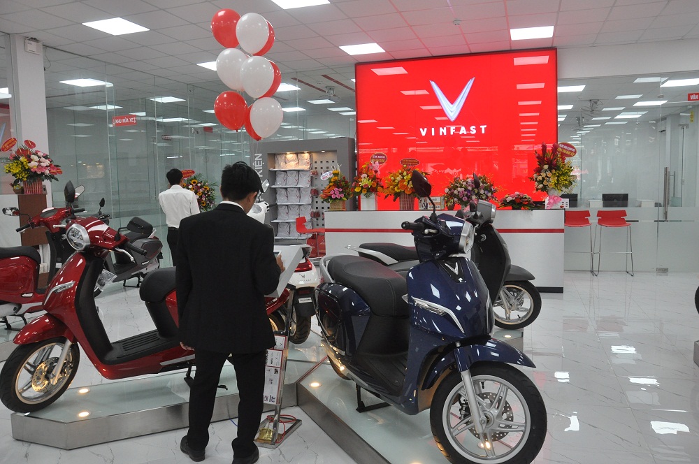 Những chiếc xe máy VinFast thông minh đầu tiên được bày bán tại TP. Đà Nẵng.
