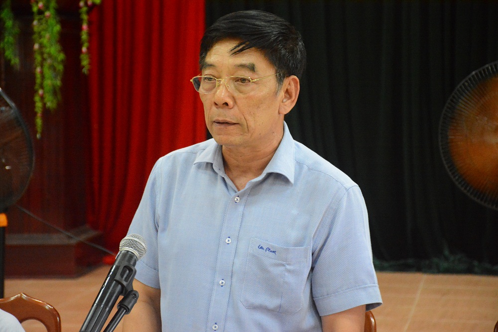 Đại tá Nguyễn Viết Lợi thông tin về các sai phạm của Công ty Hoàng Nhất Nam và Bách Đạt An tại buổi đối thoại.