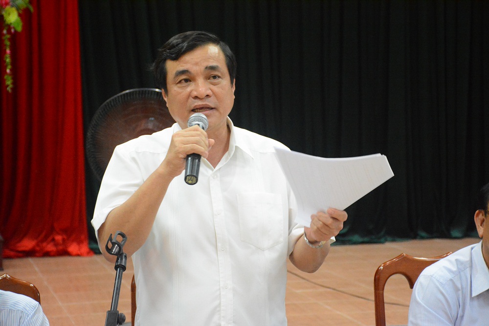 Ông Phan Việt Cường, Bí thư Tỉnh ủy Quảng Nam đối thoại với người dân.