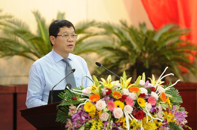 Ông Trần Phước Sơn trả lời chất vấn tại kỳ họp lần thứ 11 Hội đồng nhân dân TP. Đà Nẵng.
