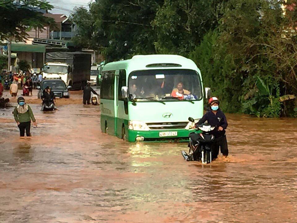 mưa lũ đang diễn biến phức tạp trên địa bàn các tỉnh Tây Nguyên.