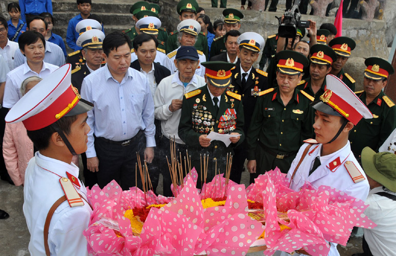 Lãnh đạo tỉnh Phú Yên tưởng niệm 55 năm Ngày truyền thống Bến – Tàu Không số Vũng Rô.