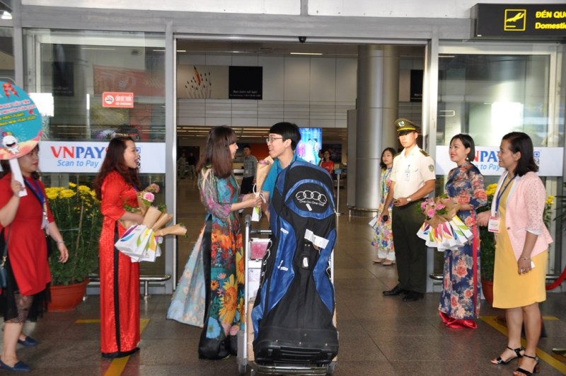 Thành phố Đà Nẵng yêu cầu các công ty lữ hành tạm dừng việc đón khách từ các vùng dịch.