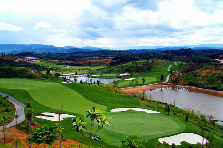 Sân golf VinaCapital nằm trên địa bàn quận Ngũ Hành Sơn, Đà Nẵng.