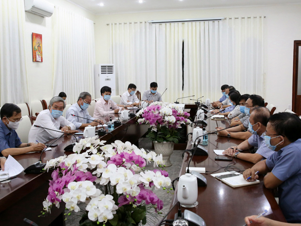 Tỉnh Ninh Thuận tổ chức họp khẩn để triển khai các giải pháp phòng chống dịch Covid-19.
