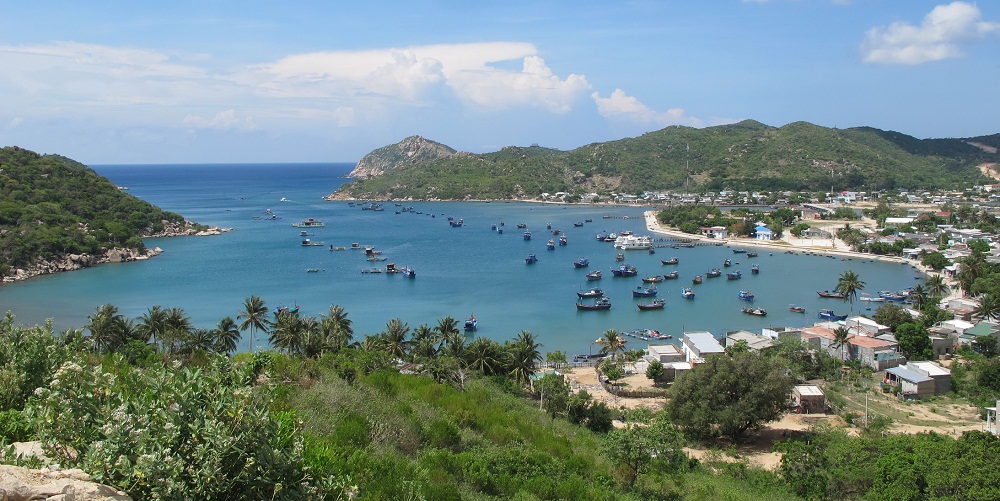 Vịnh Vĩnh Hy, thắng cảnh nổi tiếng của tỉnh Ninh Thuận.