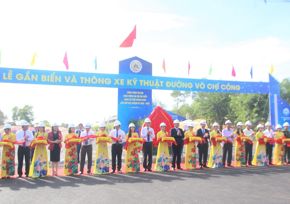Tỉnh Quảng Nam tổ chức thông xe tuyến đường ven biển Võ Chí Công.