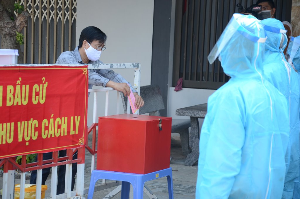 Thành phố Đà Nẵng diễn tập bầu cử trong tình hình dịch bệnh Covid-19 diễn biến phức tạp.