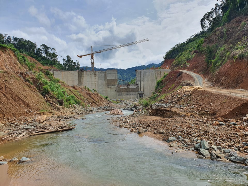 Thủy điện Tr'Hy trên địa bàn huyện Tây Giang xây 13 năm đến nay vẫn chưa xong.