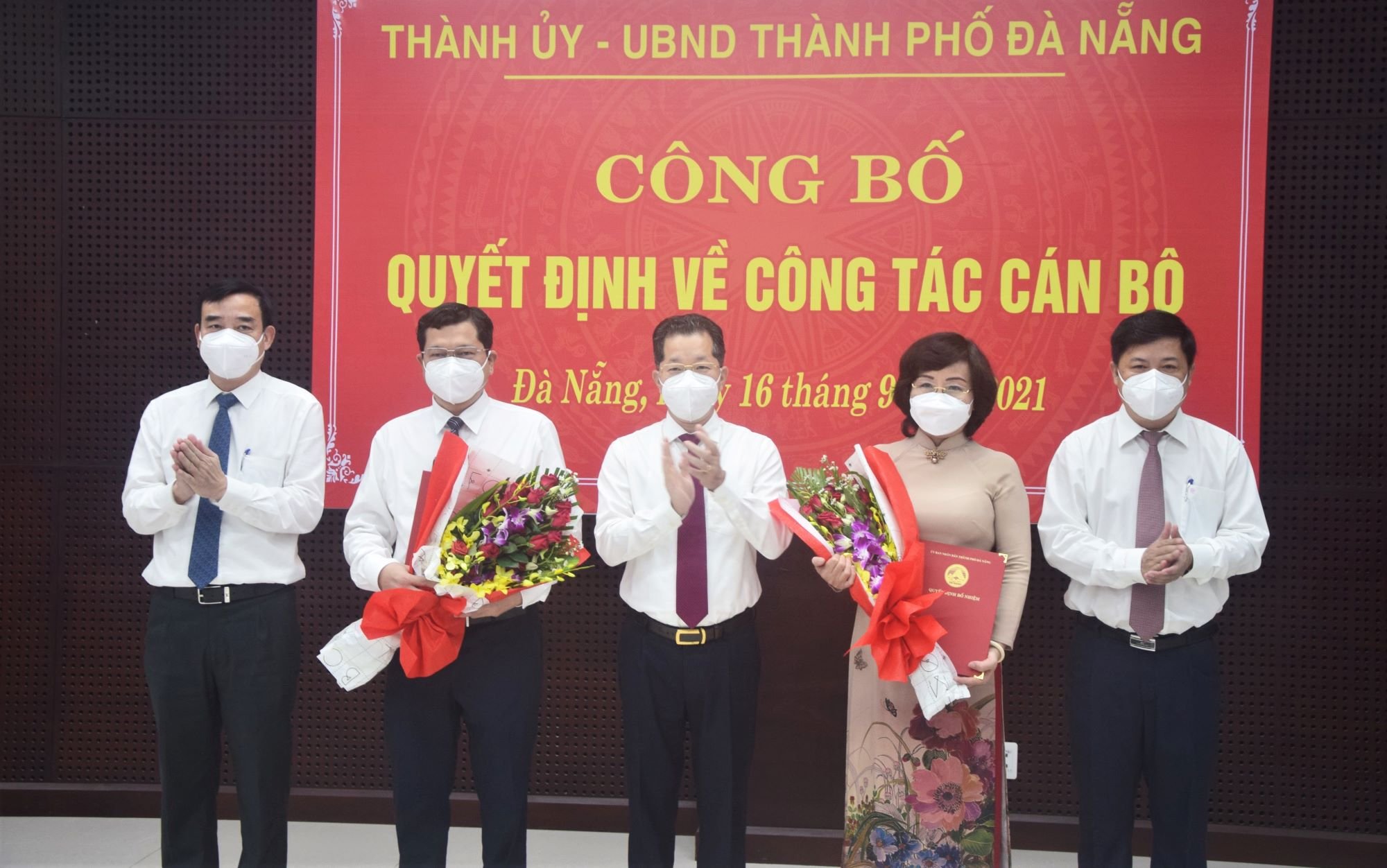 Ông Trần Phước Sơn, và bà Ngô Thị Kim Yến được Thủ tướng Chính phủ phê chuẩn kết quả bầu bổ sung các Phó Chủ tịch UBND thành phố Đà Nẵng.