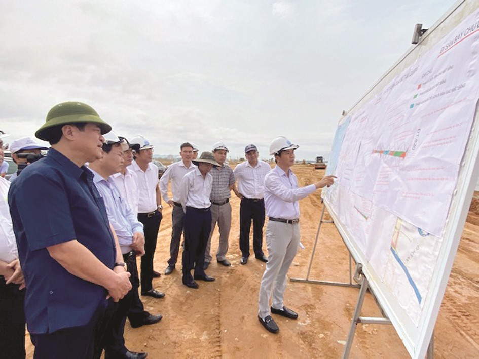 Bí thư Tỉnh ủy  Quảng Nam, ông Phan Việt Cường kiểm tra tiến độ một Dự án trên địa bàn tỉnh.
