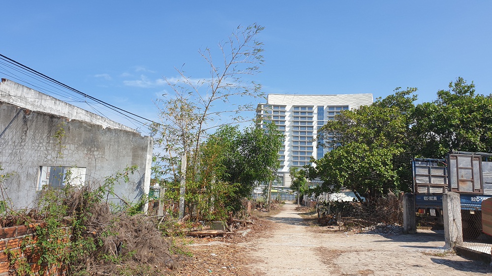 Nhiều diện tích trong Dự án Khu nghỉ dưỡng Nam Hội An vẫn chưa thực hiện xong công tác giải phóng mặt bằng.