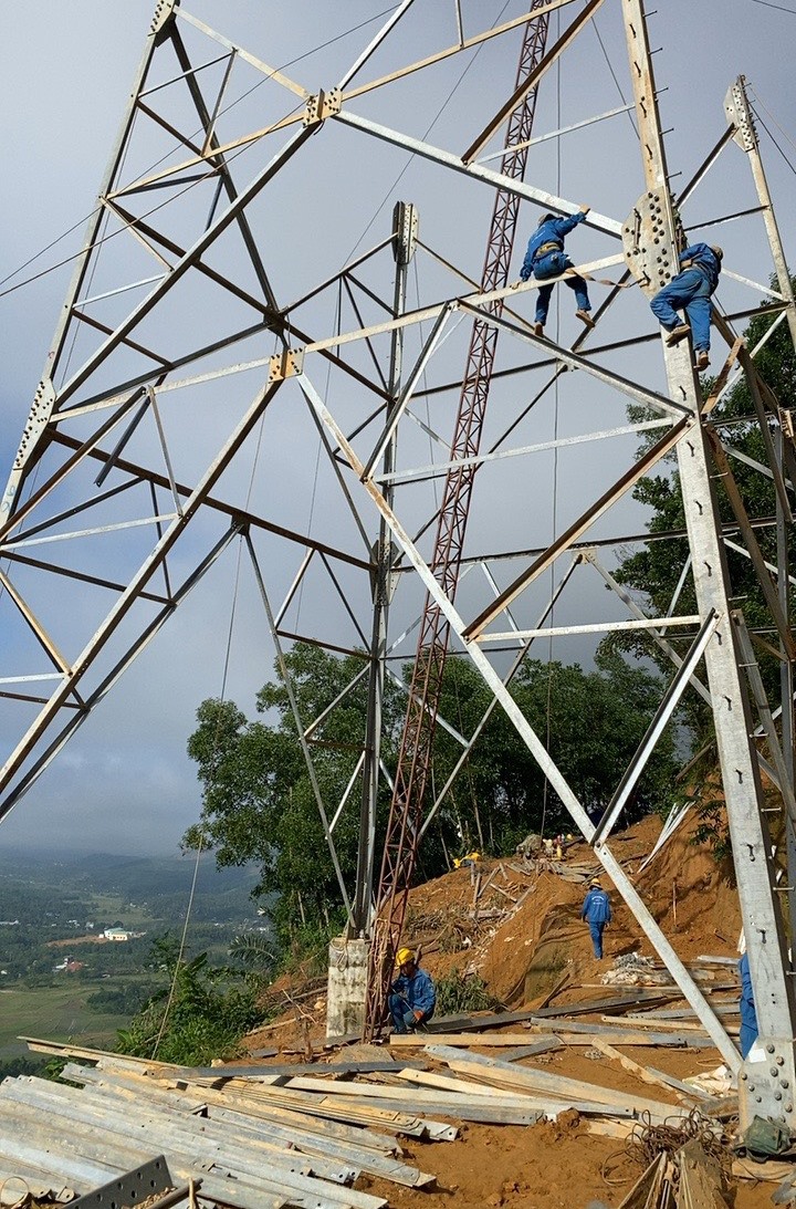 Dự án Đường dây 500kV Quảng Trạch - Dốc Sỏi trên địa bàn Tỉnh Quảng Nam.