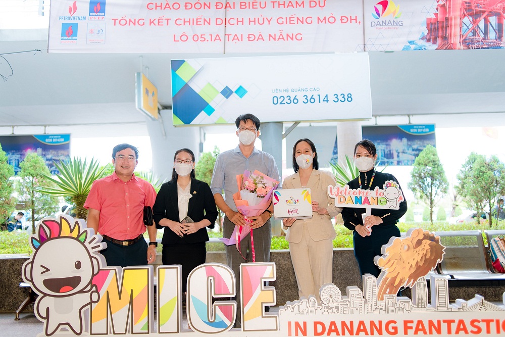 Đoàn khách đầu tiên của năm 2022 được áp dụng Chính sách MICE Đà Nẵng.
