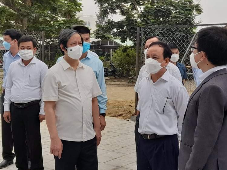 Bộ trưởng Nguyễn Kim Sơn kiểm tra thực tế Dự án Làng đại học Đà Nẵng.