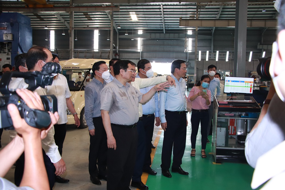 Thủ tướng tham quan Khu phức hợp sản xuất và lắp ráp ô tô Chu Lai - Trường Hải.
