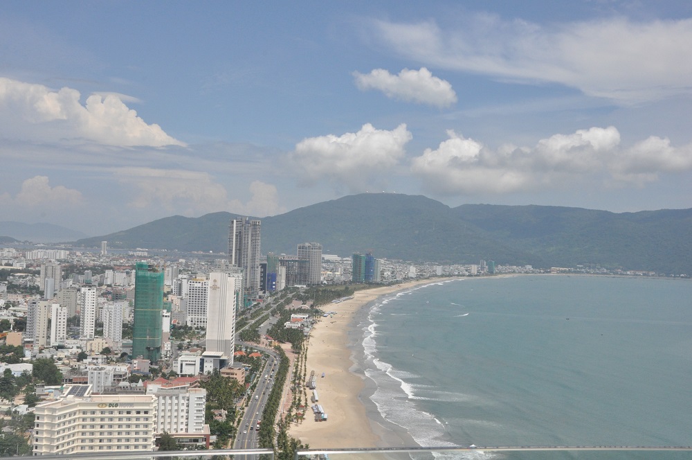 Lãnh đạo Thành phố Đà Nẵng yêu cầu sớm xử lý triệt để tình trạng nước thải tràn ra biển.