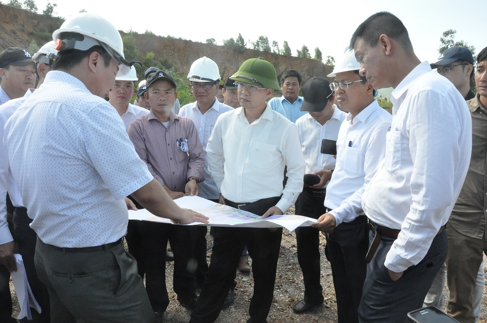 Bí thư Thành uỷ Đà Nẵng, ông Nguyễn Văn Quảng đã đi kiểm tra thực tế Dự án đầu tư xây dựng hạ tầng kỹ thuật Cụm công nghiệp Cẩm Lệ.