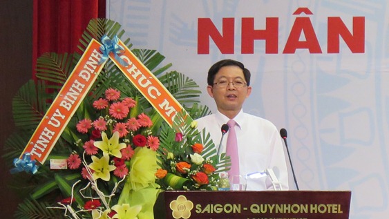 Chủ tịch UBND tỉnh Bình Định phát biểu tại buổi gặp mặt doanh nhân trên địa bàn tỉnh Bình Định