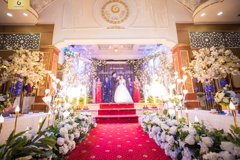 Dream Wedding Hall được ví như “cung điện” tiệc cưới lung linh giữa thành phố cửa khẩu sôi động