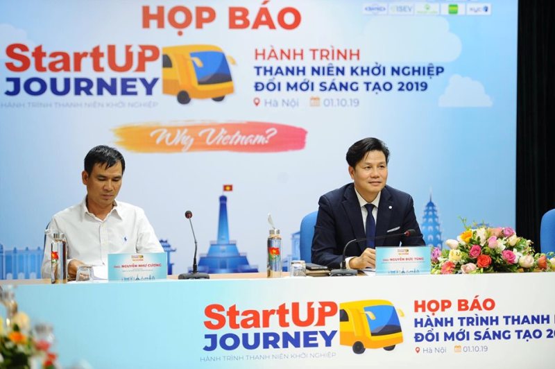 Ông Nguyễn Đức Tùng, Giám đốc Trung tâm hỗ trợ Thanh niên khởi nghiệp phát biểu tại buổi họp báo.
