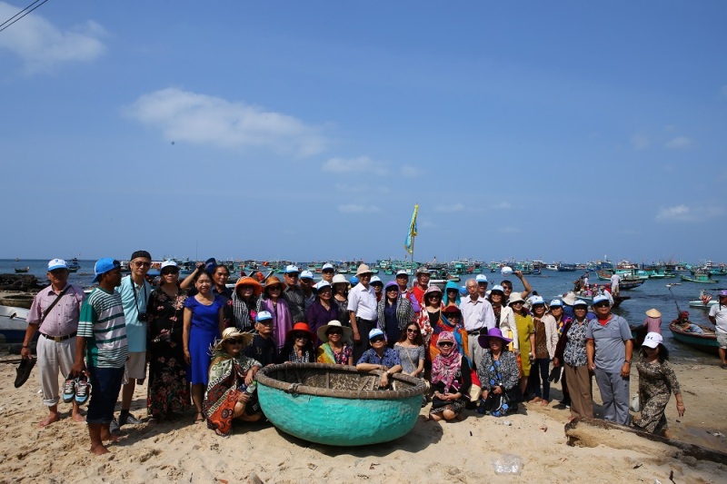 Đoàn khách của VietSense Travel tại Đảo Phú Quốc.