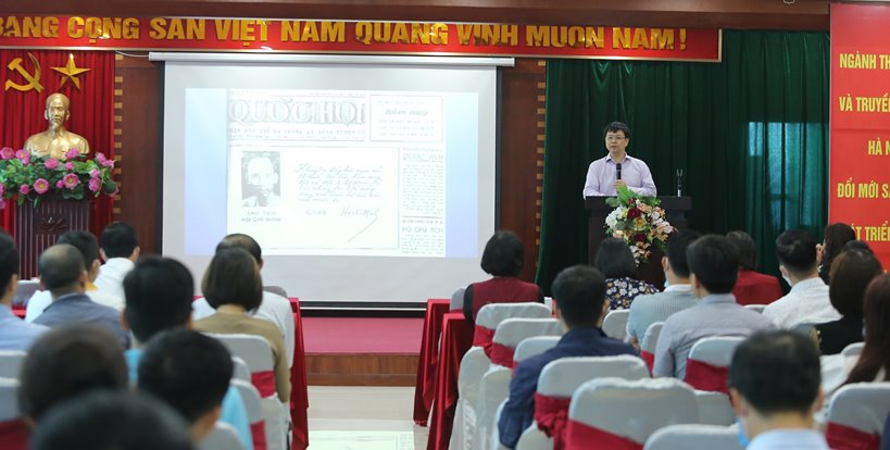 Phó Giám đốc Sở TT&TT Hà Nội Nguyễn Thị Mai Hương chia sẻ thông tin về công tác tuyên truyền của TP trong đợt bầu cử.