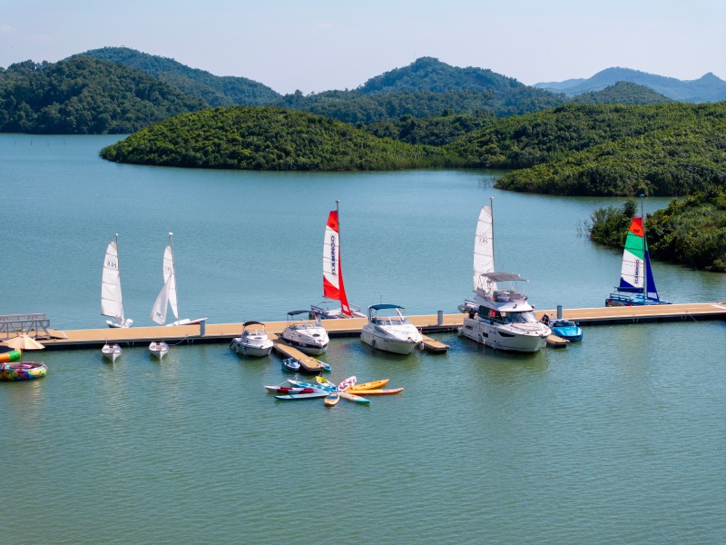 Flamingo Maison 108 Ho Nui Coc là quần thể nghỉ dưỡng đa trải nghiệm đầu tiên tại Thái Nguyên tích hợp kiến trúc sang trọng, du thuyền cao cấp, wellness và nghệ thuật đương đại.