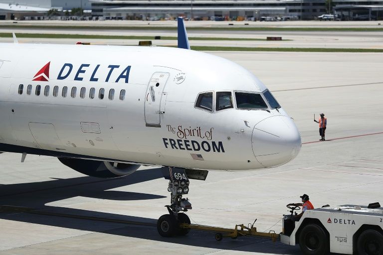 Cùng với United Airlines, hãng hàng không Mỹ Delta Air Lines sẽ chịu ảnh hưởng nặng nề từ lệnh cấm nhập cảnh Mỹ đối với người từ châu Âu. Ảnh: AFP