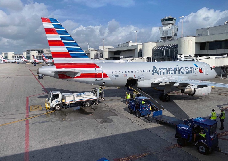 American Airlines và United Airlines tuần này tuyên bố cắt giảm các chuyến bay tới châu Âu. Ảnh: AFP