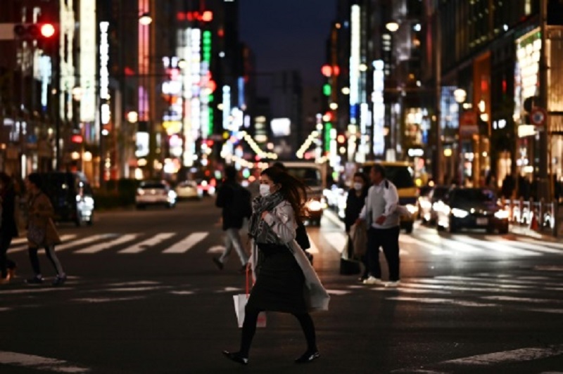Nhà chức trách Nhật Bản kêu gọi người dân hạn chế đến các địa điểm vui chơi giải trí về đêm để ngăn dịch Covid-19 lây lan. Ảnh: AFP