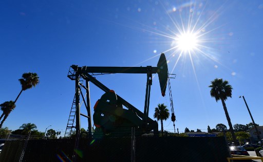 Khu vực khai thác dầu mỏ của công ty năng lượng Signal Hill Petroleum, bang California. Ảnh: AFP
