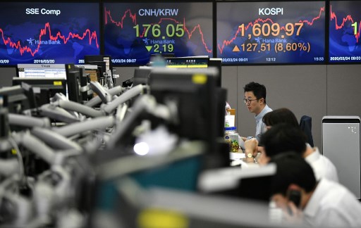 Chỉ số Kospi của Hàn Quốc tăng hơn 1% trong phiên giao dịch chiều nay 23/4. Ảnh: AFP