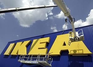 Ikea cũng sẽ sớm mở cửa trở lại các khu chợ thực phẩm. Ảnh: AFP