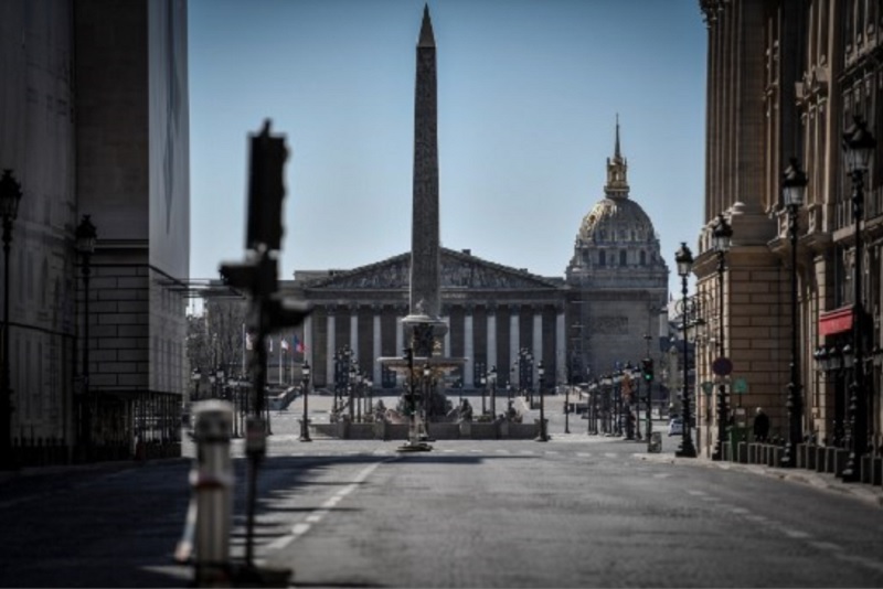 kinh tế Pháp suy giảm 13,8% trong quý II/2020. Trong ảnh: Khu vực Quảng trường Concorde vắng tanh hôm 30/3 - thời điểm áp dụng Paris (Pháp) áp dụng biện pháp phong tỏa chống dịch Covid-19. Ảnh: AFP