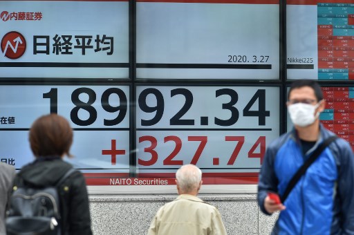 Chỉ số Nikkei 225 của Nhật Bản quay đầu tăng 0,45% trong phiên giao dịch sáng nay 26/11. Ảnh: AFP