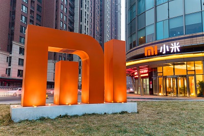 Xiaomi “bốc hơi” hơn 10% trong ngày giao dịch 15/1 sau khi chính quyền Tổng thống Mỹ Donald Trump đưa công ty vào danh sách đen liên quan đến quân đội Trung Quốc. Ảnh: Shutterstock