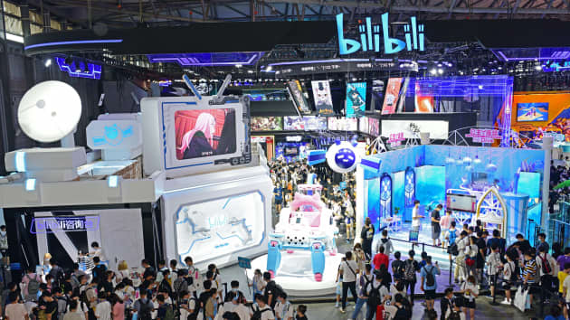 Góc trưng bày giới thiệu sản phẩm của Bilibili tại Hội chợ & triển lãm giải trí kỹ thuật số Trung Quốc 2020 (ChinaJoy) tổ chức tại Thượng Hải vào tháng 7/2020. Ảnh: Getty Images