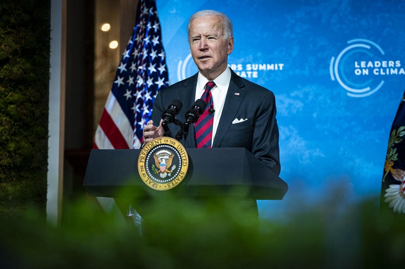 Tổng thống Mỹ Joe Biden phát biểu khai mạc Hội nghị thượng đỉnh trực tuyến về khí hậu với sự tham gia của 40 nhà lãnh đạo trên thế giới tại Nhà Trắng hôm 22/4. Ảnh: AFP