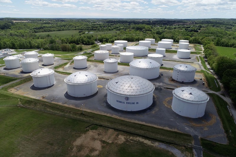 Các bồn chứa nhiên liệu tại trạm đầu mối Dorsey của công ty Colonial Pipeline ở bang Maryland, Mỹ. Ảnh: Reuters