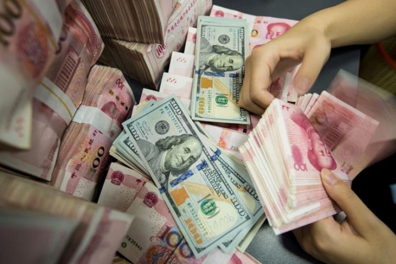 Nợ quốc gia của Trung Quốc đã tăng lên gần 4 lần GDP. Ảnh: AFP