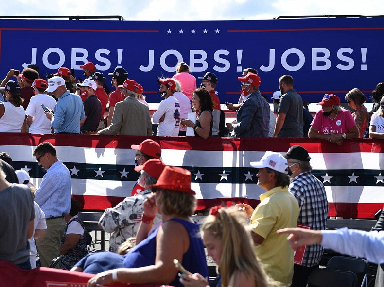 Tỷ lệ thất nghiệp tại Mỹ giảm từ mức đỉnh điểm 14,8% trong đại dịch, xuống còn 5,4% trong tháng 7/2021. Ảnh: AFP