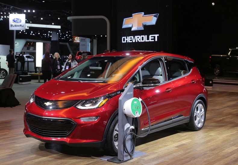 Mẫu xe điện Chevrolet Bolt 2019 được trưng bày tại Triển lãm ô tô quốc tế Bắc Mỹ ở Detroit, Michigan vào ngày 15/1/2019. Ảnh: Reuters