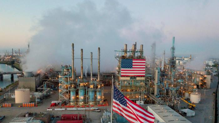  Năm 2022, dự báo sản lượng dầu của Mỹ sẽ tăng lên mức 11,85 triệu thùng mỗi ngày. Ảnh: AFP