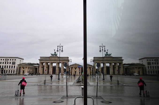 Quảng trường Pariser Platz phía trước Cổng thành Brandenburg, Berlin, Đức. (Ảnh AFP)